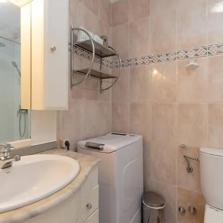 Santa Maria 118 - One Bed